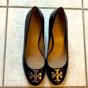 Tory Burch cap toe pump